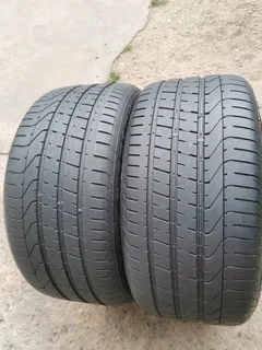 2x 285/40/19 pirelli Pzero normal Tyres like new