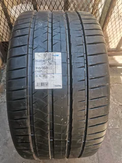 New 1x 315/30/22 Michelin pilot sport 4S