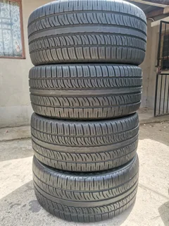Mercedes G63 Tyres 295/40/22 Pirelli scorpion Zero like new