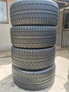 Mercedes G63 Tyres 295/40/22 Pirelli scorpion Zero like new