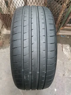 1x 225/40/19 Goodyear Eagle F1 Runflat