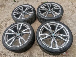 Set 22&#34; OEM mags and tyres BMW X5 X6