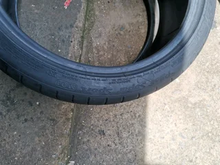 Set 245/35/19 and 265/35/19 Michelin pilot sport