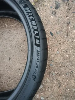 2x 235/35/20 Michelin pilot sport 4S