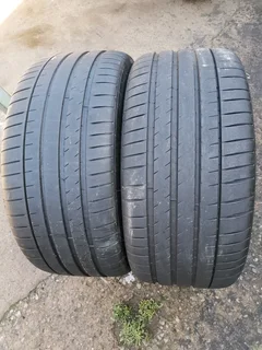 2x 285/35/22 Michelin pilot sport 4S like new