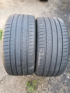 2x 285/35/22 Michelin pilot sport 4S like new