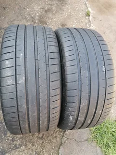 2x 285/35/22 Michelin pilot sport 4S like new