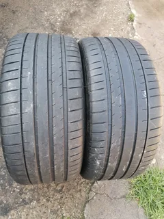 2x 285/35/22 Michelin pilot sport 4S like new