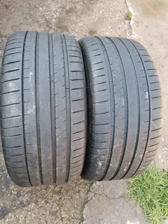 2x 285/35/22 Michelin pilot sport 4S like new