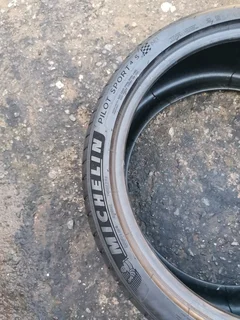 2x 285/35/22 Michelin pilot sport 4S like new
