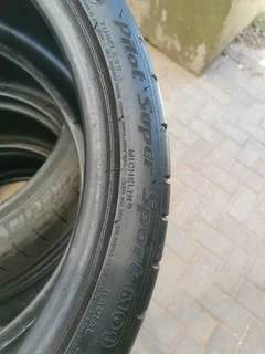 Set 245/35/19 Michelin pilot super sport like new