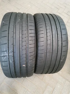 2x 245/35/19 Michelin pilot super sport like new