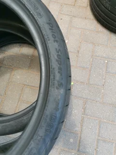 2x 245/35/19 Michelin pilot super sport like new