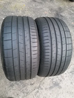 2x 265/40/19 pirelli Pzero normal Tyres like new