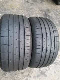 2x 265/40/19 pirelli Pzero normal Tyres like new