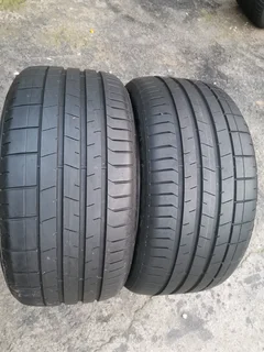 2x 265/40/19 pirelli Pzero normal Tyres like new