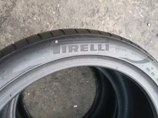 2x 265/40/19 pirelli Pzero normal Tyres like new