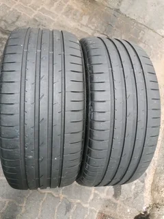 2x 235/40/19 Goodyear Eagle F1