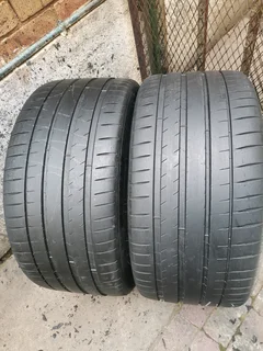 2x 325/35/22 Michelin pilot sport 4S