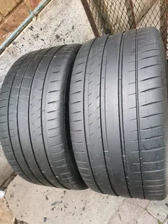 2x 325/35/22 Michelin pilot sport 4S