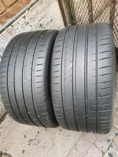 2x 325/35/22 Michelin pilot sport 4S