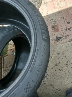 2x 325/35/22 Michelin pilot sport 4S