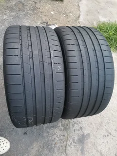 2x 295/30/21 Michelin pilot sport 5S like new