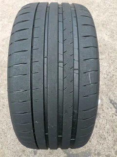 1x 265/40/19 Michelin pilot sport 4S