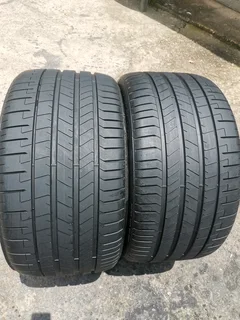 2x 325/30/21 Pirelli pzero normal Tyres like new, 2023 year model
