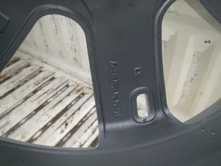 A set of 19inch Land Rover Discovery4 rims 7500 negotiable