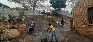 Paving and Tarring Driveways.