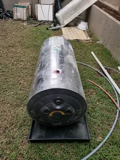 Used 200 litre geyser with geyser tray R5,500 negotiable upon viewing