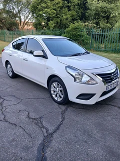 Nissan almera
