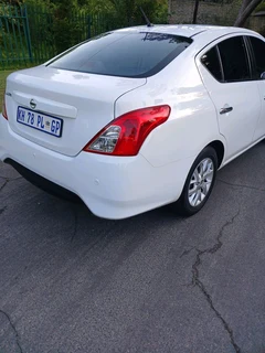 Nissan almera