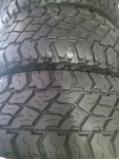 285_70_17x4 Cooper Discoverer S/T