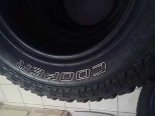 285_70_17x4 Cooper Discoverer S/T