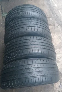215_50_17x4 DUNLOP TYRES