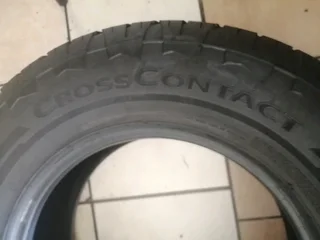 255_70_17x4 CONTINENTAL CROSS contact