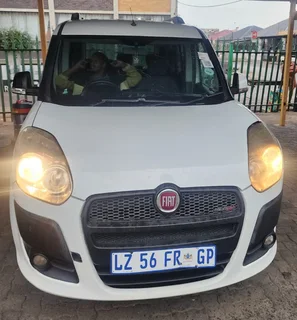 2014 Fiat Doblo 1.6Diesel, Manual, 6 gear, 7 Seater (R64999)