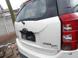 2011 Mahindra XUV500 SUV