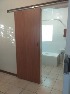 Bachelor flat in Hayfields