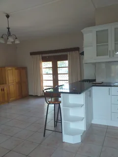 Bachelor flat in Hayfields