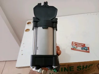 Airmatic suspension compressor for sale - Jeep Grand Cherokee