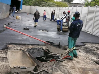 TAR DRIVEWAYS