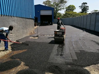 TAR DRIVEWAYS