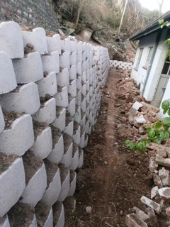 TARRING &amp; RETAINER BLOCKS