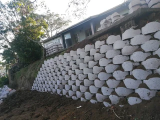 RETAINING WALLS