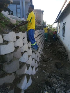 RETAINING WALLS(Gblocks)