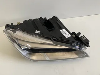 BMW 7 Series F01  F02 adaptive LED headlight