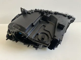 BMW 7 Series F01  F02 adaptive LED headlight